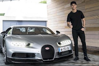 Chưa hài lòng với du thuyền, Ronaldo chi số tiền siêu khủng mua siêu xe