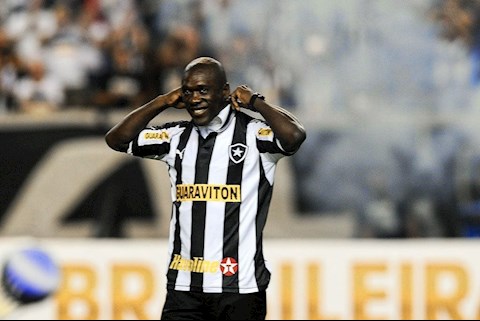 Clarence Seedorf và điệu nhảy cuối cùng của kẻ chinh phục