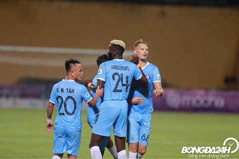 Ngoại binh từng đến ổ dịch, cả đội SHB Đà Nẵng đi xét nghiệm COVID-19