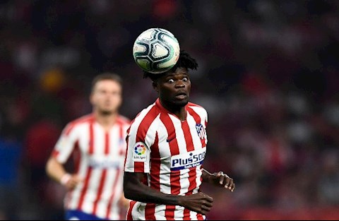 Arsenal sẵn sàng dùng 3 cầu thủ để đổi lấy quái vật tuyến giữa của Atletico Madrid