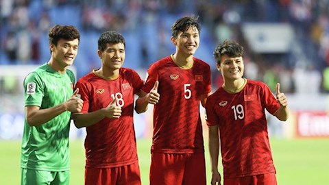 Quang Hải, Văn Hậu và bạn bè ủng hộ tiền chống dịch Covid-19