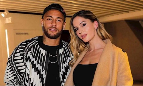 Chiêm ngưỡng đường cong “bỏng rẫy” của tình mới Neymar
