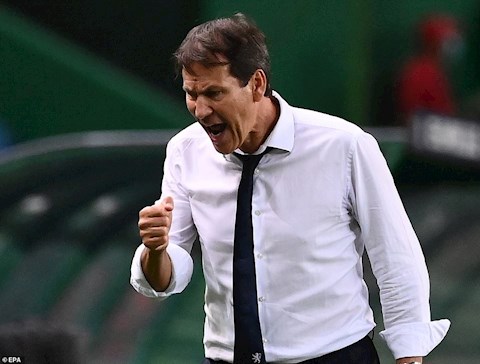 Hạ Man City, HLV Lyon tiết lộ khiến học trò suýt khóc vì tức giận