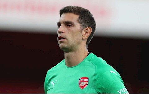 Dự bị Arsenal làm giá: “10 đội đang theo đuổi tôi đấy!”