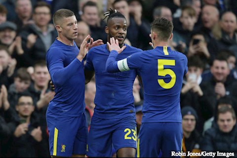 Chelsea đem 2 cầu thủ gạ West Ham nhả Declan Rice