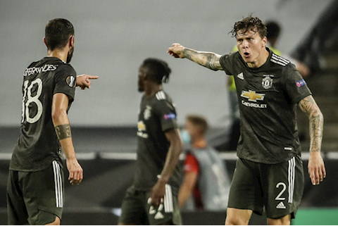Mắc lỗi, Lindelof chỉ thẳng mặt Bruno Fernandes trong bàn thua quyết định của MU