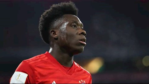 Alphonso Davies: Bayern sẵn sàng chơi đôi công với PSG