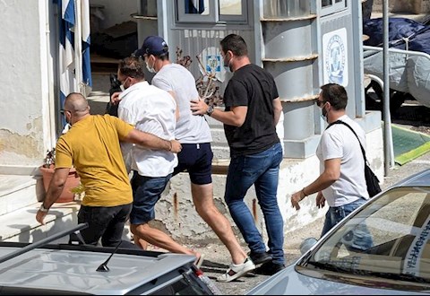 Harry Maguire đối mặt với nhiều tội danh sau vụ ẩu đả ở Hy Lạp