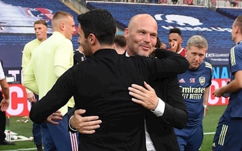 CHÍNH THỨC: Trợ lý đắc lực của Mikel Arteta rời Arsenal