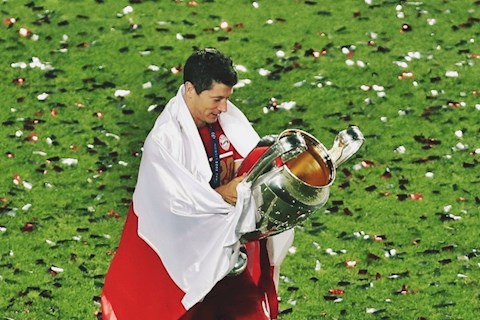 Ngày hạnh phúc nhất của Robert Lewandowski - Trung phong đáng tin cậy