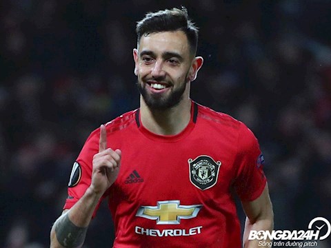 Vua kiếm pen vừa đến, Bruno Fernandes vui như được mùa