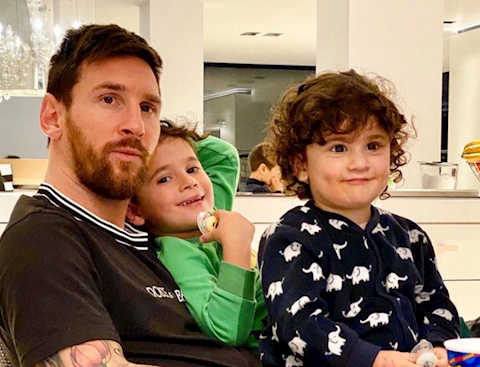 Cuộc sống của Lionel Messi: Ở biệt thự 5.5 triệu bảng, siêu xe nhiều vô số kể