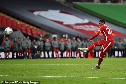Hài hước: Tội đồ của Liverpool đòi FIFA nâng chỉ số sút lên 85