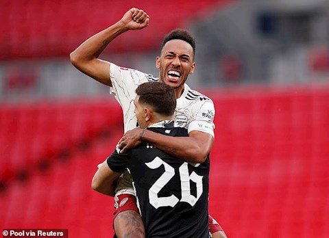 Đá không lại, sao trẻ Liverpool quay ra coi thường danh hiệu Siêu cúp Anh của Arsenal