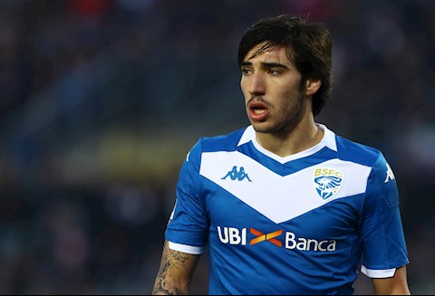 AC Milan cướp Pirlo mới từ tay Inter Milan đầy ngoạn mục