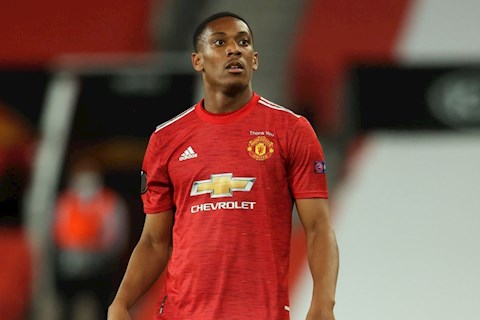Martial là mẫu tiền đạo hai trong một