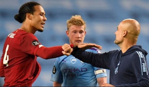 Trong mắt Xavi, đâu là trung vệ và HLV xuất sắc nhất thế giới hiện tại?