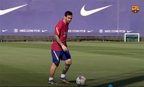 Messi hăng say tập luyện trong ngày toàn đội Barca nghỉ tập