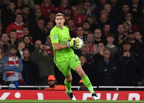 Người đại diện lên tiếng về tương lai thủ môn Emiliano Martinez