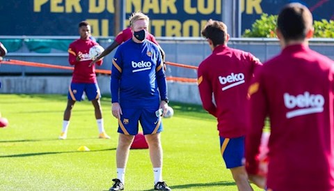 HLV Ronald Koeman nói gì về việc Messi ở lại Barca?