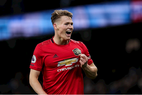 McTominay chia sẻ kinh nghiệm cho Van de Beek