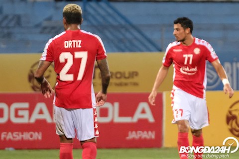 ẢNH: Ngoại binh thất vọng, TP HCM tiếp tục thua bạc nhược ở thủ đô