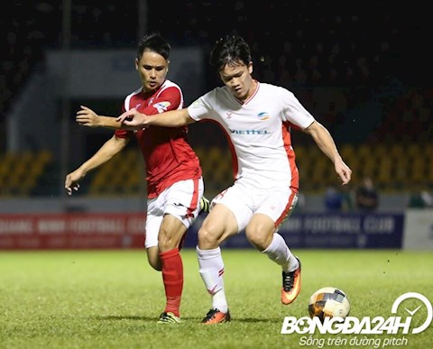 Sốc với hai tấm thẻ đỏ của CLB Viettel ở những phút cuối trận gặp Quảng Ninh