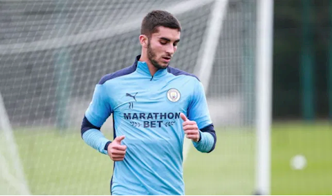 Vì sao Ferran Torres từ chối MU để đến Man City?