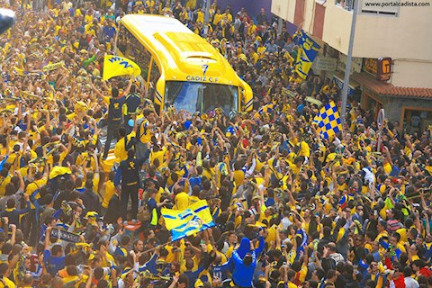 Cadiz quay lại LaLiga sau 15 năm, nhưng không theo cách họ từng mơ!