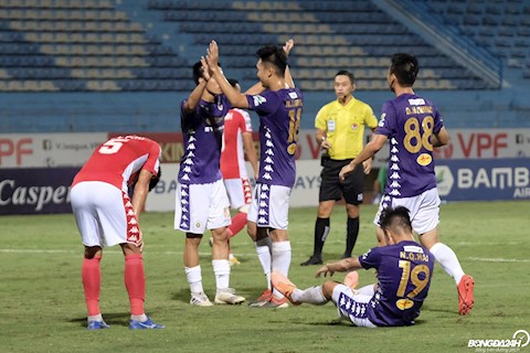 TP.HCM lại thua đau Hà Nội: Khi thầy Chung vẫn đang đi tìm giải pháp