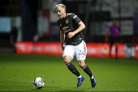 Tân binh Chelsea chỉ ra điều Van de Beek cần làm ở MU