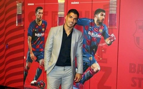 Bị HLV Ronald Koeman đối xử phũ, Luis Suarez đáp trả đầy đẳng cấp