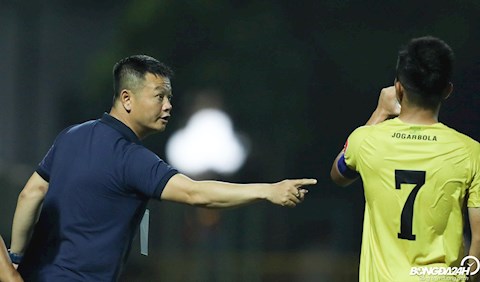 Văn Quyến muốn truyền lại tư chất cho các cầu thủ trẻ SLNA