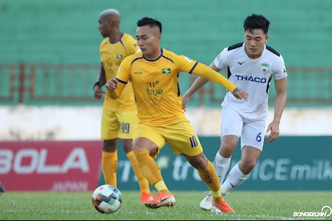 VIDEO: Xem lại siêu phẩm hụt trong ngày trở lại của Phạm Xuân Mạnh