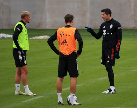 Vừa xô xát với Lewandowski, sao trẻ Bayern Munich lập tức bay màu