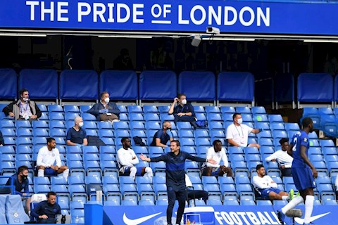 Tại sao Chelsea FC không thể rời Stamford Bridge?