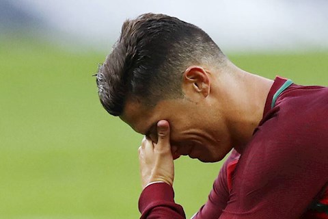 Cristiano Ronaldo nhận hung tin trước thềm UEFA Nations League