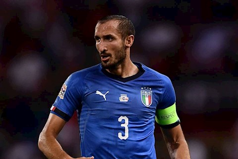 Chiellini mất suất đá chính vì ...HLV quên kính