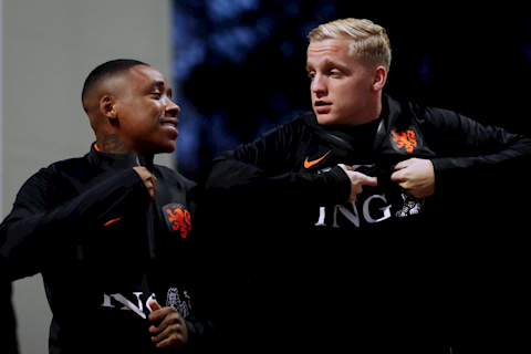 Bạn thân dụ dỗ tới Spurs, nhưng Van de Beek chỉ chọn MU