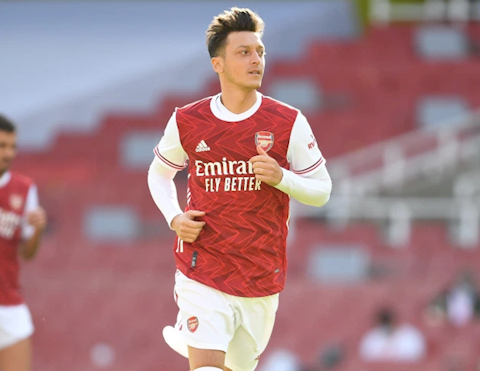 Mesut Ozil thể hiện quyết tâm trước mùa giải mới