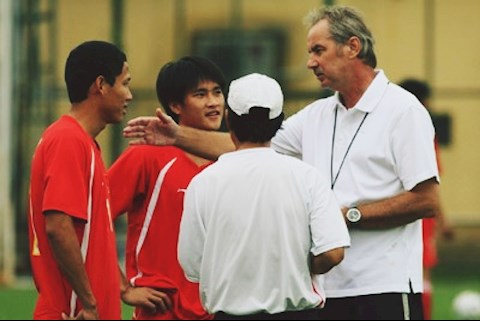 HLV Alfred Riedl: Người thầy của những huyền thoại bóng đá Việt Nam