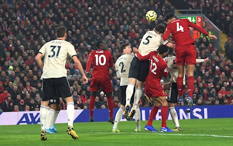 Chelsea xếp trên Liverpool ở Ngoại hạng Anh mùa tới