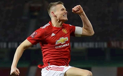 Tỏa sáng trong ngày đeo băng đội trưởng MU, Scott McTominay nói gì?