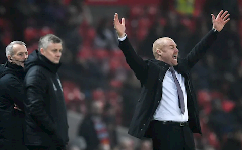 HLV Burnley lo lắng trước trận gặp MU