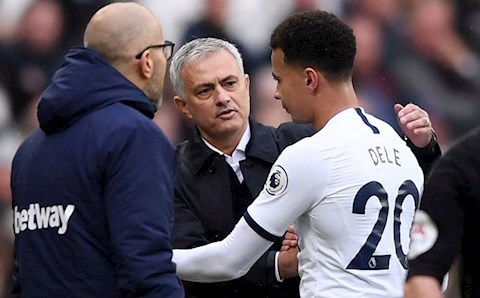 Dele Alli thêm dầu vào lửa, mâu thuẫn với Mourinho càng lớn