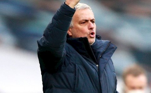 Không thể thắng Fulham, Mourinho tiết lộ kế hoạch mua sắm của Spurs