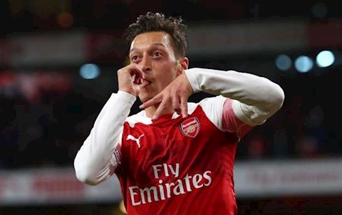 Ozil tiến gần Fenerbahce, HLV Arteta nói gì?