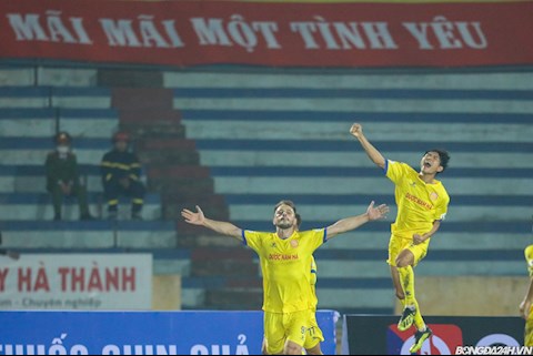 VIDEO: Nam Định bất ngờ mở tỉ số trước Hà Nội FC