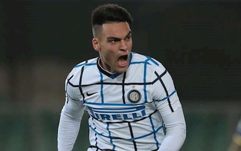 Lautaro Martinez báo tin buồn cho Barca