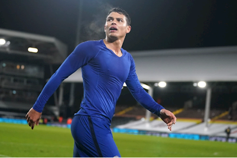 Tặng áo cho NHM, sao Chelsea có thể gặp rắc rối với FA